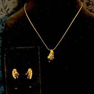 Elegant Gold and Black Jewelry Set